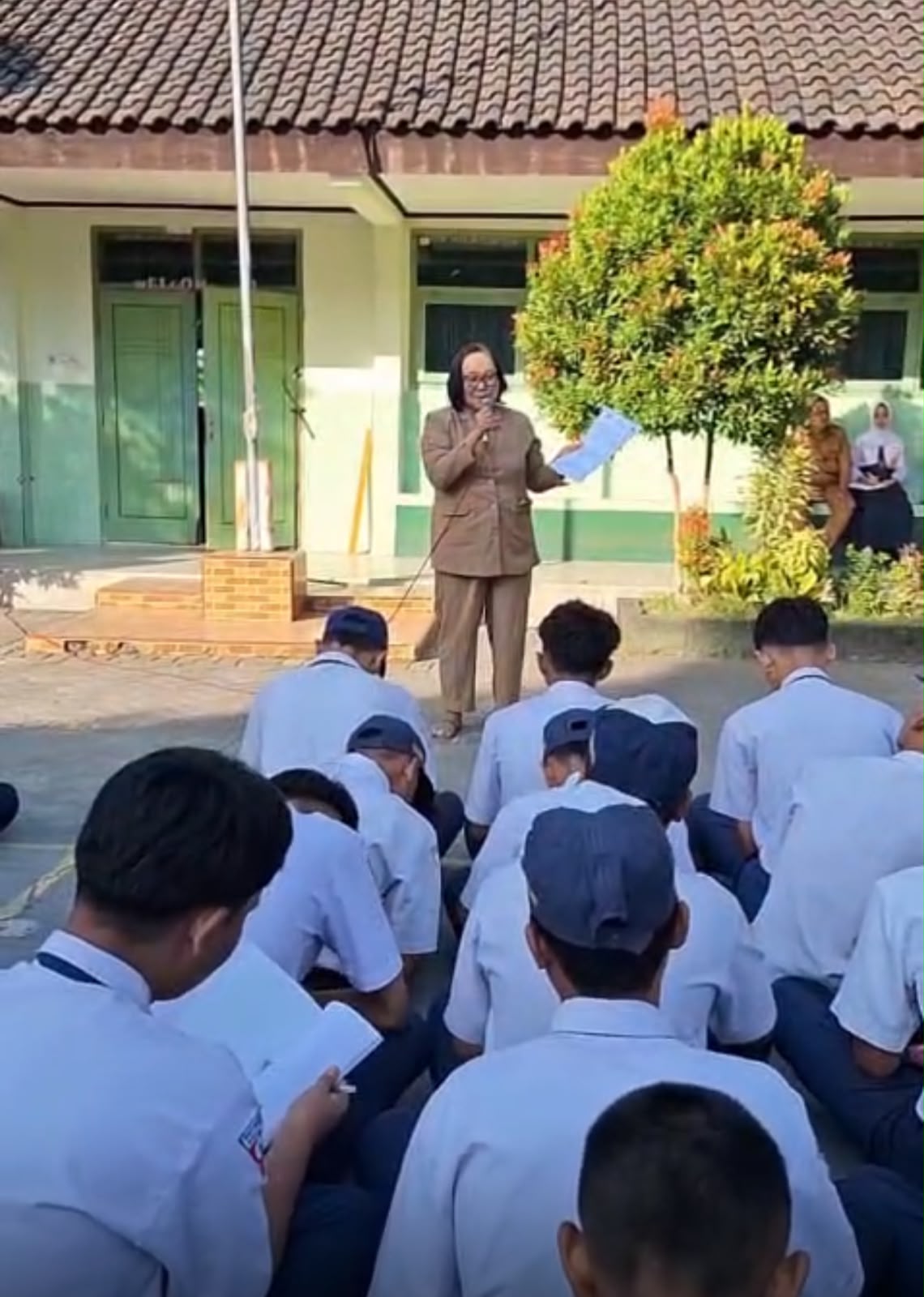 Literasi dan Pengesahan Tata Tertib SMP N 1 Ngantru