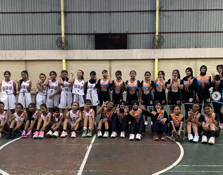 Basket SMPN 1 Ngantru: Kolaborasi dan Manajemen Prestasi yang Solid